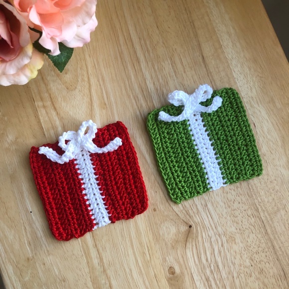 Crochet Christmas Present Coasters (4 pack) - Picture 3 of 8